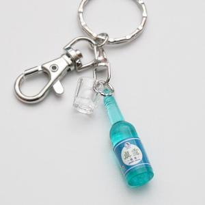 韓国　真露　焼酎＆グラス　キーリング　キーホルダー チャーム お土産 ミニチュア かわいい