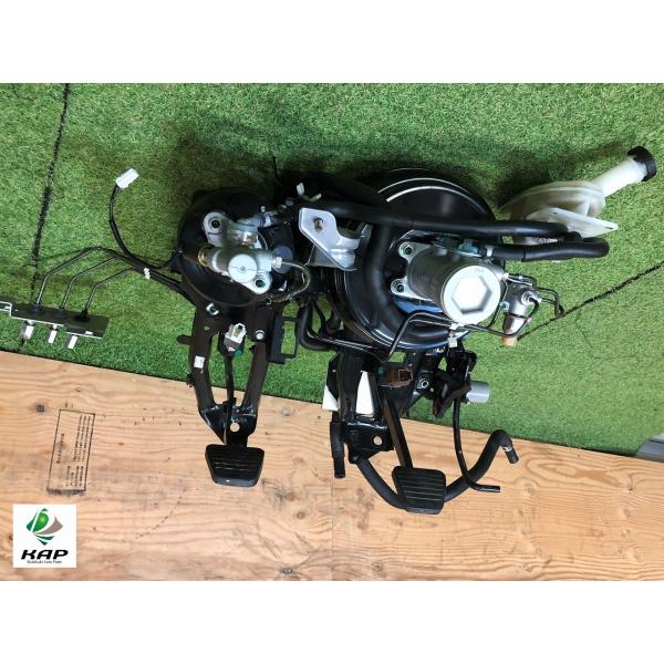 マツダ☆タイタン　LJR85　H22年式　Wピック　4JJ1　ブレーキ・クラッチペダル　ブースター　...