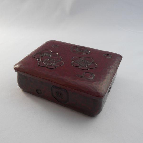 鎌倉彫 小箱 梅の散らし