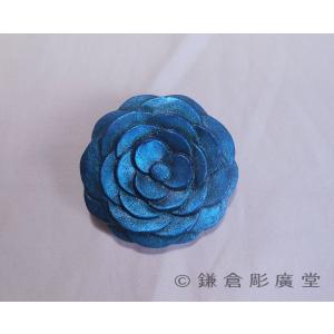 鎌倉彫 スカーフ留め お花（青）｜koudou