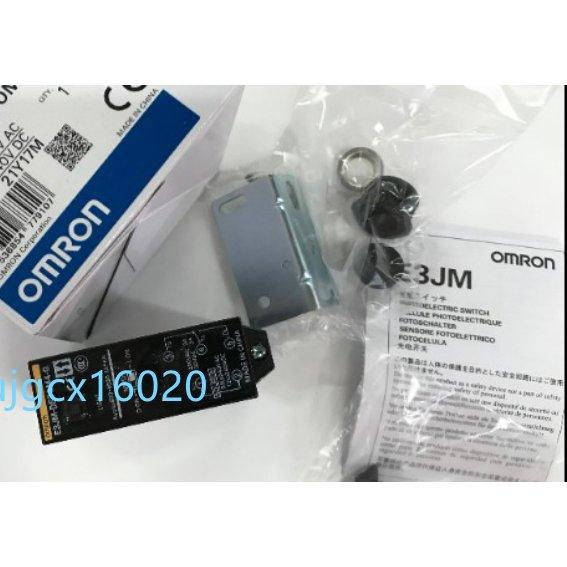 新品 OMRONオムロン 光電センサー E3JM-R4M4T