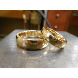 鍛造 結婚指輪 ゴールド 18k 18金 k18 マリッジリング ペア 結婚リング 槌目 太め 太い...