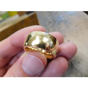 鍛造 指輪 リング ゴールド 18k 18金 k18 太い 太め 槌目 槌目加工 槌目模様 甲丸 平...