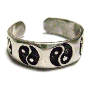 2つともえの　シルバー925　 リング　フリーサイズ（＃3-＃9）