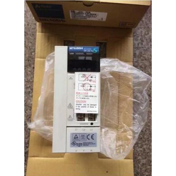 新品★MITSUBISHI/三菱 電機　シーケンサ  MR-J2S-70B  ACサーボアンプ 【保...