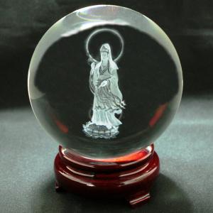水晶玉 水晶 丸玉 置物 風水 玄関 効果 観音様 風水グッズ 開運グッズ ( 人工（溶錬）水晶玉 観音レーザー彫り 110mm )