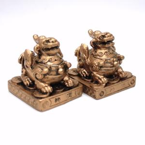 ヒキュウ 貔貅 ひきゅう 風水 置物 風水グッズ 宝くじ 開運祈願 金運祈願 龍 置物 龍の置物 2025 ( 樹脂製貔貅ヒキュウ 一対 )