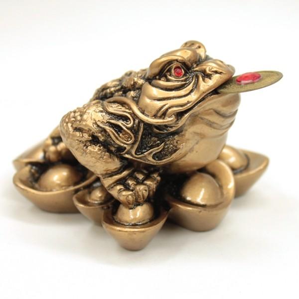 三脚蛙 三本足 カエル 置物 金色 風水 玄関 縁起 かわいい 三脚蟾蜍 カエルの置物 縁起物 蛙 ...
