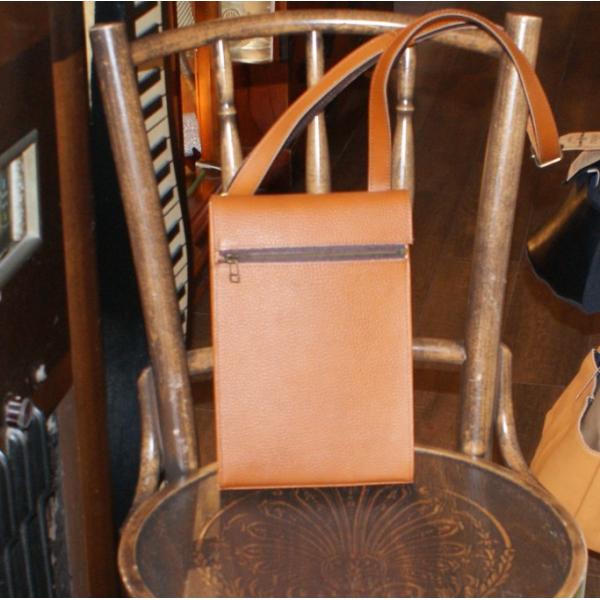 レスデザイン「alto.」オイルヌメシュリンク オープンファスナーフラップショルダーバッグ AMSB...