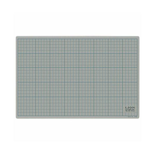 (まとめ) ライオン事務器 カッティングマット 再生PVC製 両面使用 450×300×3mm 灰/...