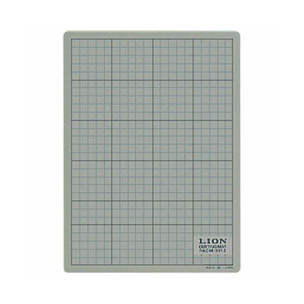 (まとめ) ライオン事務器 カッティングマット 再生PVC製 両面使用 300×220×3mm 灰/...