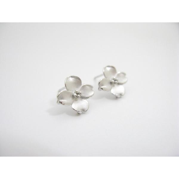 SV　ハナミズキピアス