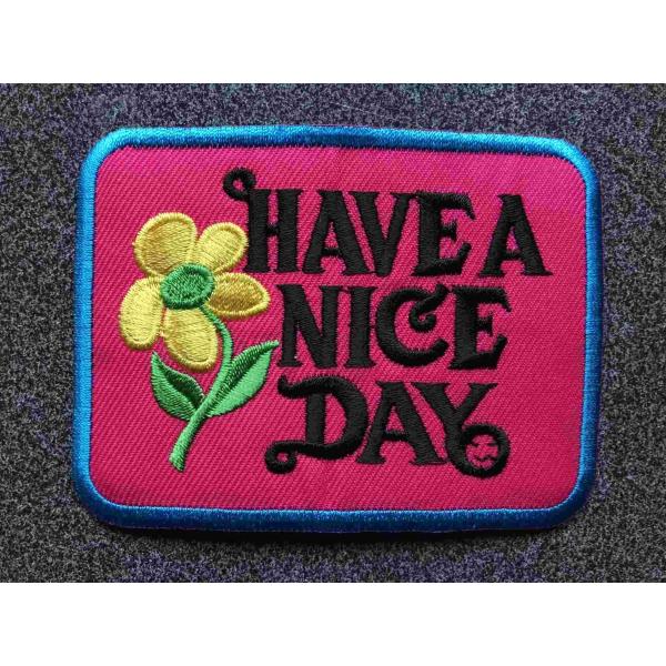 ワッペン　１６　HAVE A NICE DAY ピンク　刺繍　ハンドメイド素材