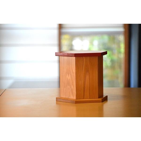 手元供養 メモリアルボックス 『燕子花(カキツバタ)』 杉 飾り台 ミニ骨壷 おしゃれ 仏壇 お墓 ...