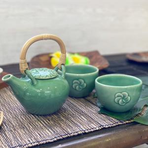 ジェンガラ リーフ型 皿＆湯呑み2個 セット グリーン 深緑 バリ