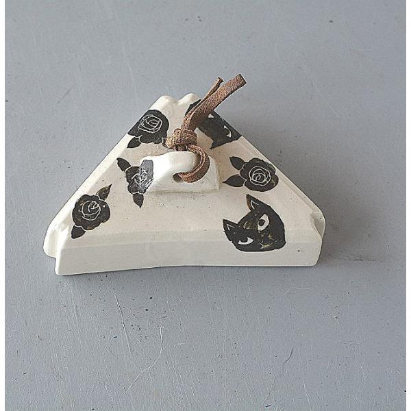 ペーパーウェイト 文鎮 黒猫のクロちゃん 手作り品 三角