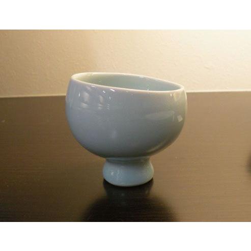 砥部焼 　盃 杯　さかずき　おちょこ　淡青白磁 　焼き物　陶器　陶彩窯
