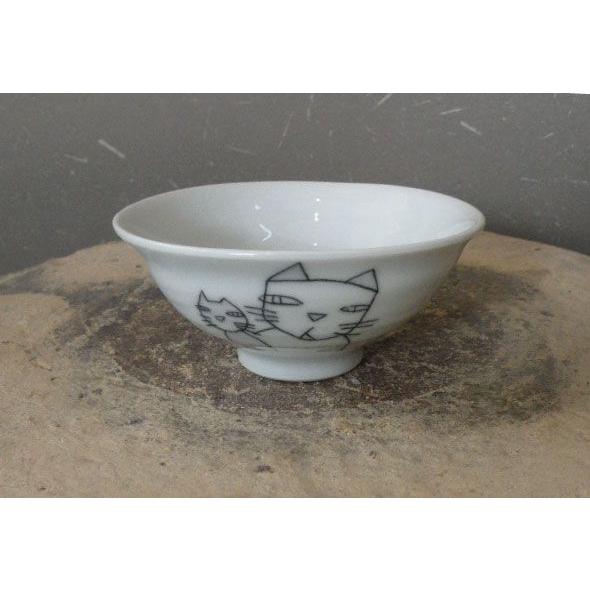 砥部焼　茶わん　子供用　ネコ　猫　陶彩窯　焼き物　陶器　