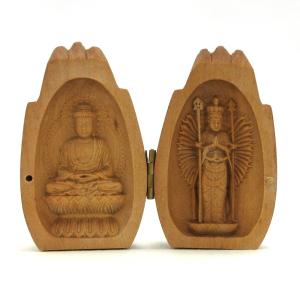 合掌　木彫り仏像　白檀 木彫り仏像 【千手観音菩薩】 白檀（びゃくだん） 飛天光背八角台 坐