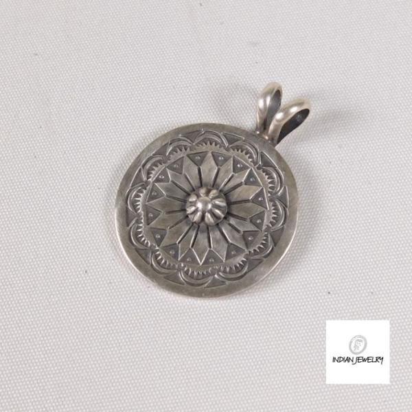 インディアンジュエリーINDIAN JEWELRY  シルバー ペンダントトップナバホ族 Bo Re...