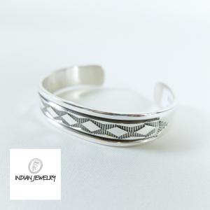 NAVAJO INDIAN JEWELRY ナバホ族 Nora Tahe バンプアウト