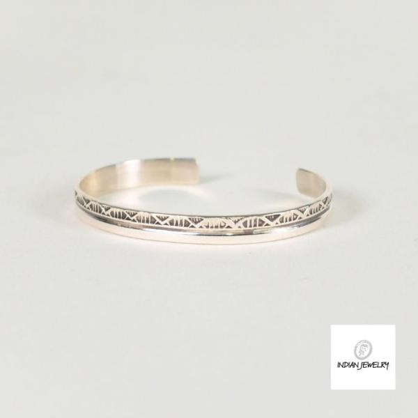 インディアンジュエリー　シルバー バングル　ナバホ族 Henry Mariano ヘンリー マリアー...