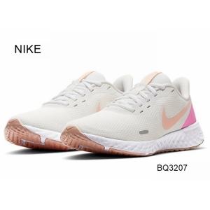 ナイキ ウィメンズ レボリューション 5 ランニングシューズ スニーカー  BQ3207103サミットホワイト