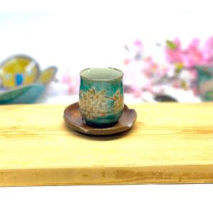 九谷焼 高級 陶磁器 湯呑 大 コンビ山茶花 裏絵(Kutani teacup