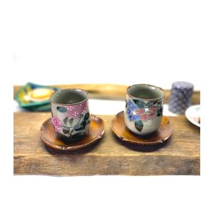 九谷焼 高級 陶磁器 夫婦湯呑 がく紫陽花ピンク＋ピンク＆コンビ山茶花『裏絵』 (Kutani Teacup)湯飲み ゆのみ茶わん 和食器 手描き