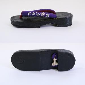 刺繍入り 桐下駄 [PU02] 黒台 鼻緒 紫...の詳細画像5