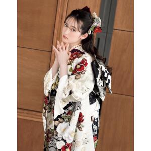 振袖フルセット　人気のくすみホワイト【成人式・卒業式に】正絹／クリーニング済 振袖フルセット 人気のくすみホワイト【成人式・卒業式に】正絹