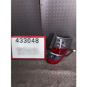 ゼスト CBA-JE2 右テールランプ スパークW 4WD P07A 4DT B92P A 33501-SYA-N11