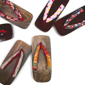 (女性下駄 大きいサイズ 柄お任せ)下駄 焼桐台/ラメ入り台