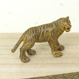 銅器 財源虎 置物 6.5cm 風水 開運 縁起物 トラ 寅 干支 : 仏像と