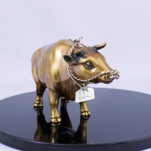 床置物 干支 (黄銅製) 丑・牛・うし 立牛 ...の詳細画像3
