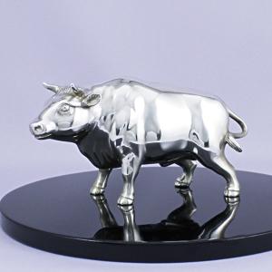 置物 干支(銀製)丑・牛・うし 立牛 大(現品限り)の詳細画像1