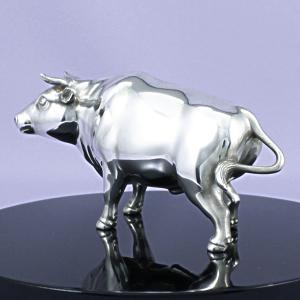 置物 干支(銀製)丑・牛・うし 立牛 大(現品限り)の詳細画像2