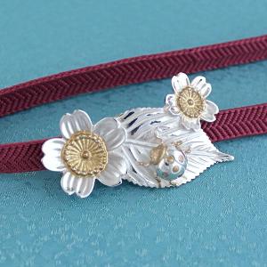 帯留（銀製）桜・さくら 霞桜 二花一葉に天道虫 金彩色入