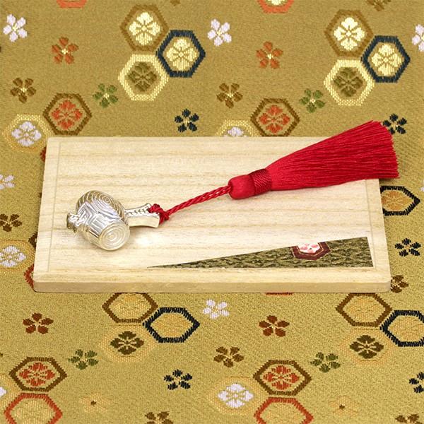 置物  (銀製)  打ち出の小槌・こづち 小 正絹タッセル付