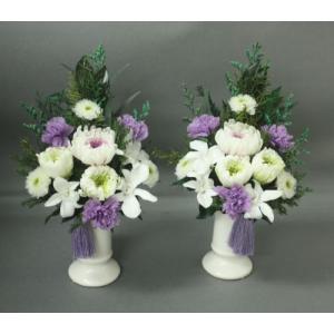 プリザーブドフラワー*対の仏花アレンジ　花器入り（デンファレ入り）*サイズは高さ３０cm・横２０cm