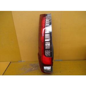 トヨタ（TOYOTA） エスクァイア ZWR80G 右テールランプ・テールライト