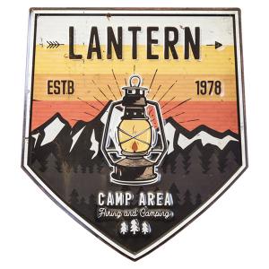 エンボス メタルサイン "LANTERN CAMP AREA"ランタン キャンプ エリア 40cm×35cm ■ 看板 アンティーク調 アウトドア 山 ブリキ看板 プレート｜labline