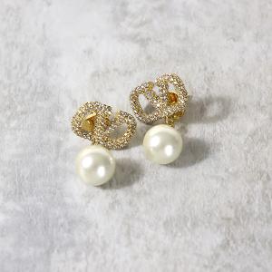 VALENTINO（ヴァレンティノ） Vlog Signature swarovski earrings