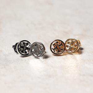 Tory burch トリーバーチフープピアス TORY BURCH（トリーバーチ） フープ ピアス SERIF-T ENAMEL HUGGIE