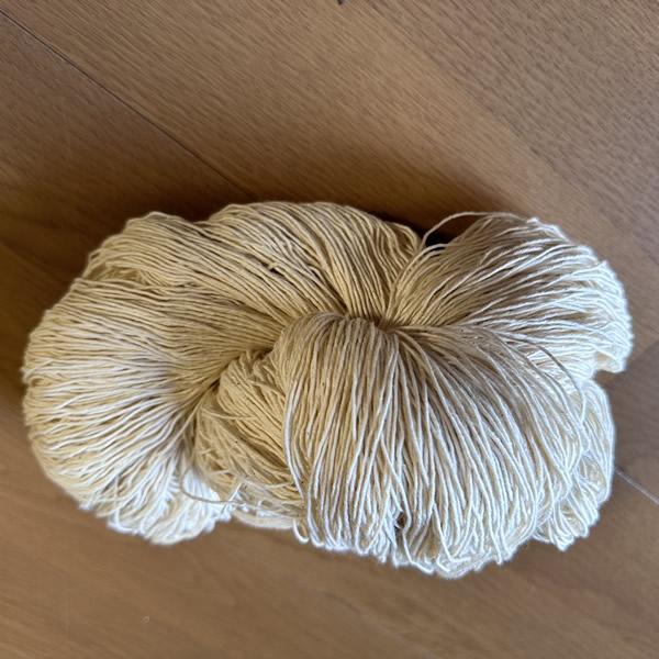 綿糸カード片撚り 10x6コットン100％ ＜手織り 紡ぎ 染め 糸 綿＞
