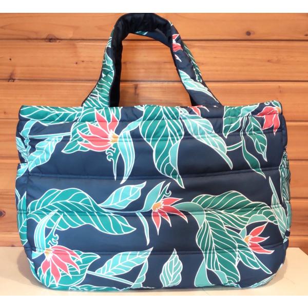 ハワイアン中綿ビッグトートバッグ　レッスンバッグ　旅行　マザーバッグにも