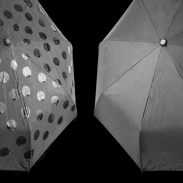 suck uk 雨に濡れると水玉模様が現れる傘 Magic Polka Dot Umbrella サ...