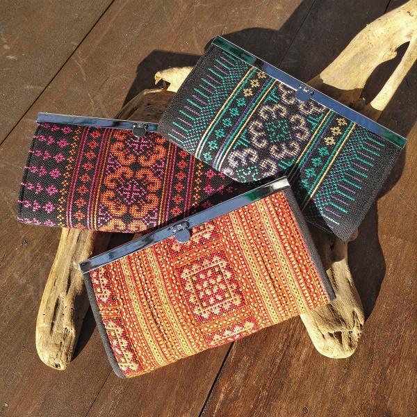 モン族刺繍 ウォレット　がま口 刺繍 タイ 少数民族 伝統 ハンドメイド