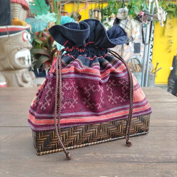 モン族刺繍 巾着バッグ　刺繍 タイ 少数民族 伝統 ハンドメイド