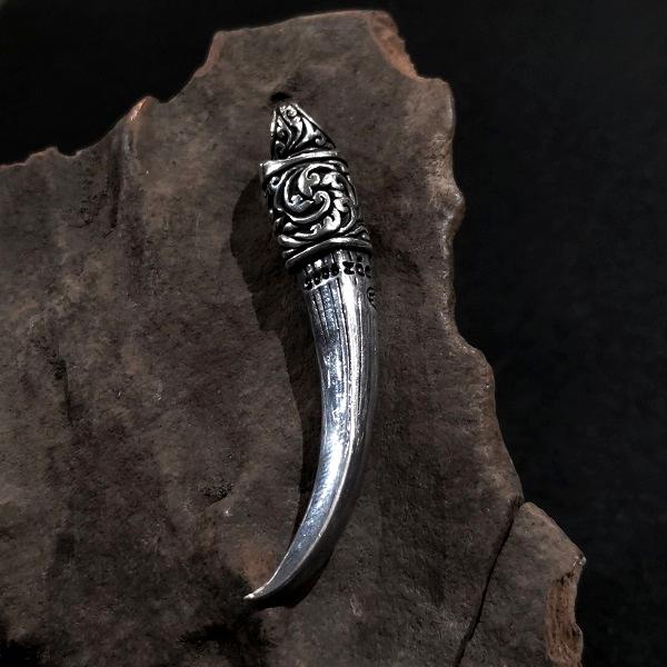 ZOCALO ペンダントトップ FANG OF IVY L　ソカロ エスニック シルバー